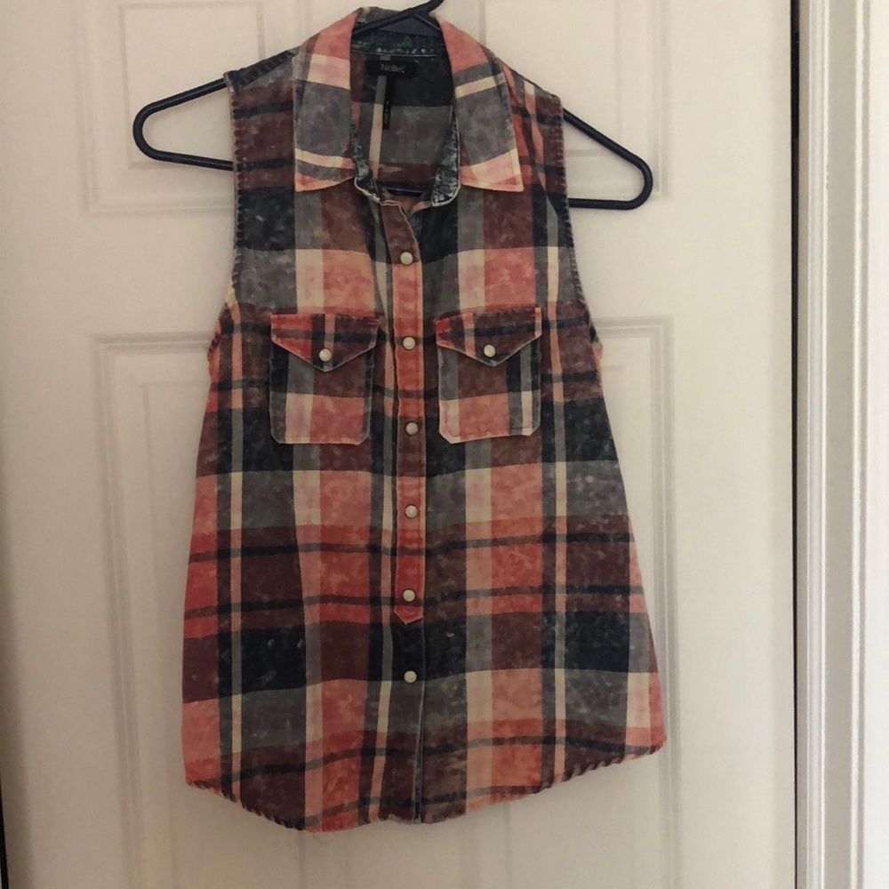 Plaid sleeveless shirt